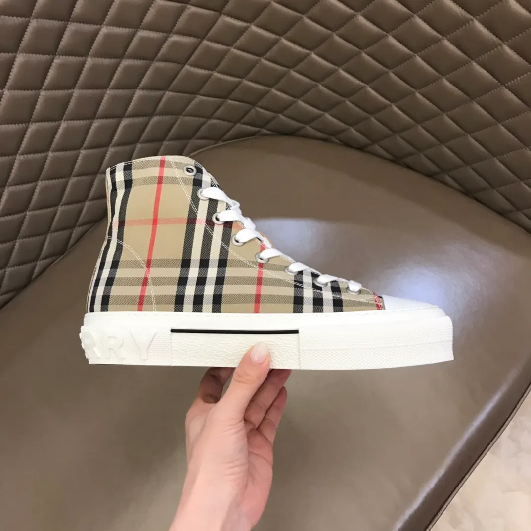 Men's Men's Shoes 💰420▫️B's men's classic high-top sneakers are reinterpreted with Vintage retro plaid cotton material and decorated with a new brand logo. First-layer cowhide lining, embossed Burberry logo on the heel, and original TPU outsole! 38-45